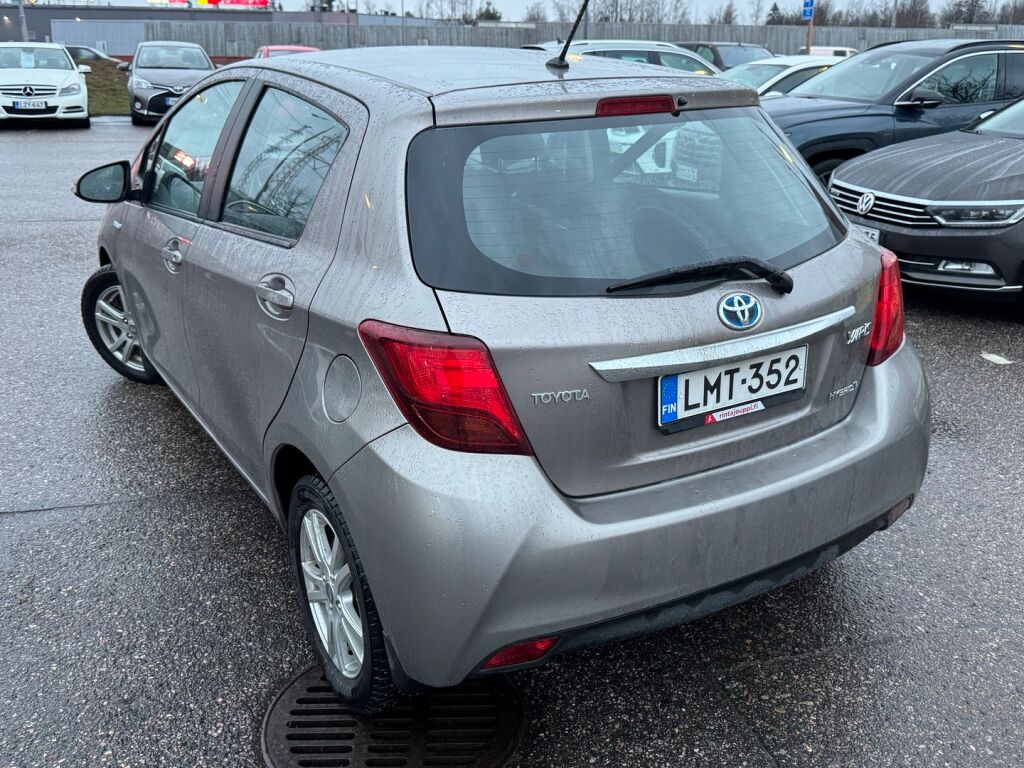 Toyota Yaris 2015 Ruskea (beige)