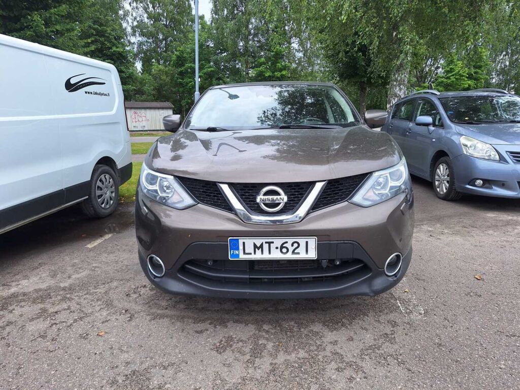 Nissan Qashqai 2015 Ruskea (beige)