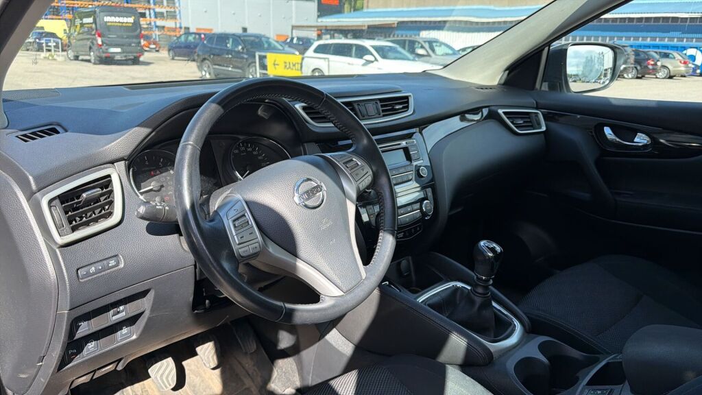 Nissan Qashqai 2015 Valkoinen