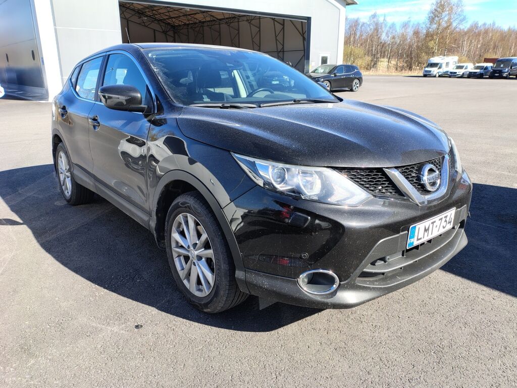 Nissan Qashqai 2015 Musta