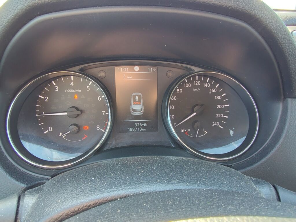 Nissan Qashqai 2015 Musta