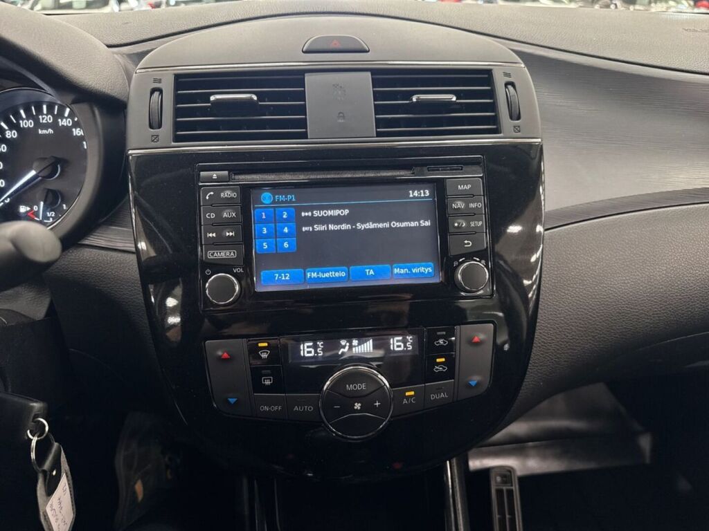Nissan Pulsar 2015 Sininen