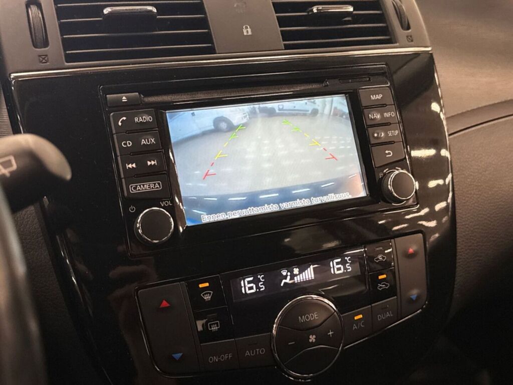 Nissan Pulsar 2015 Sininen