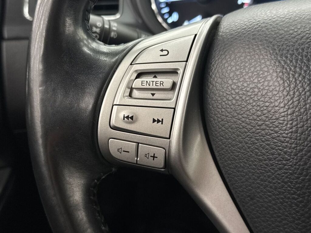 Nissan Pulsar 2015 Sininen