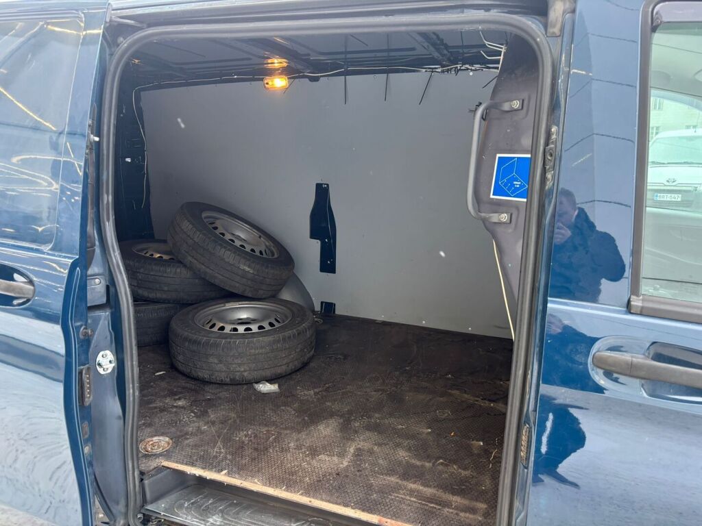 Mercedes-Benz Vito 2015 Sininen