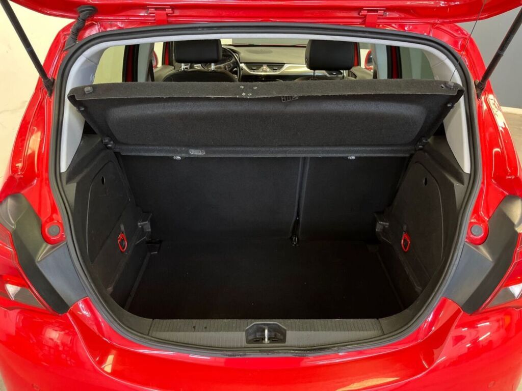 Opel Corsa 2015 Punainen