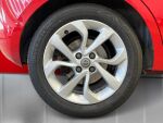 Opel Corsa 2015 Punainen