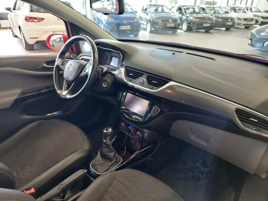 Opel Corsa 2015 Punainen