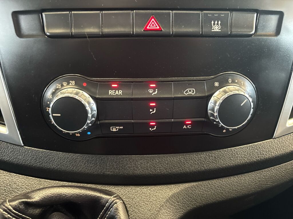 Mercedes-Benz Vito 2015 Ruskea (beige)