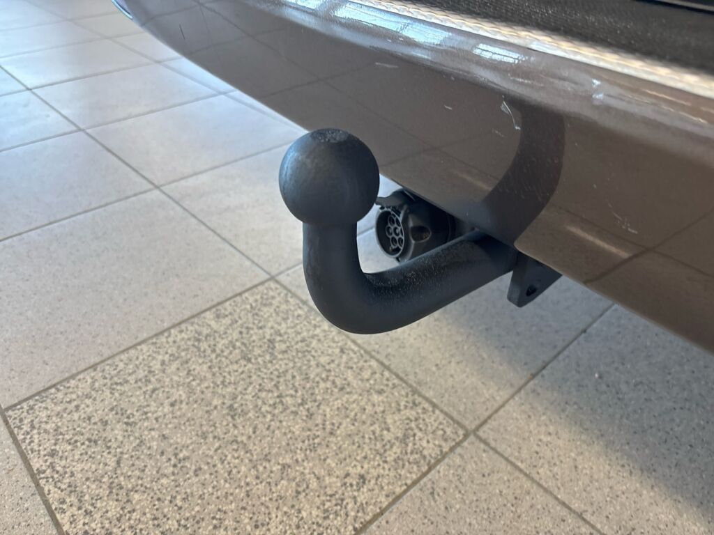 Mercedes-Benz Vito 2015 Ruskea (beige)