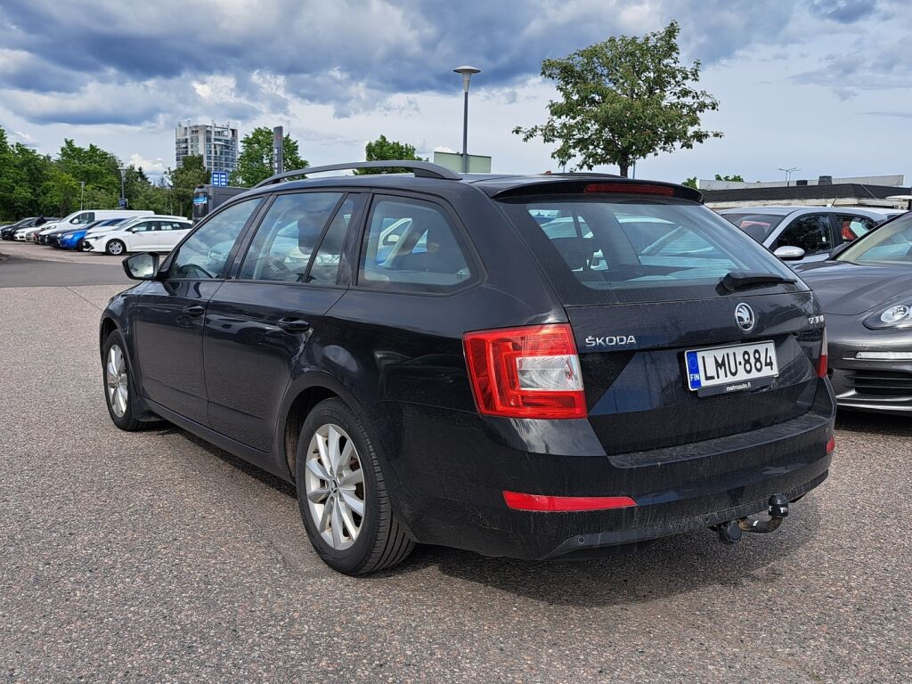 Skoda Octavia 2015 Musta