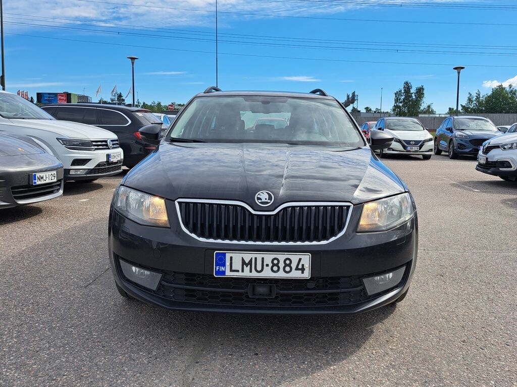 Skoda Octavia 2015 Musta
