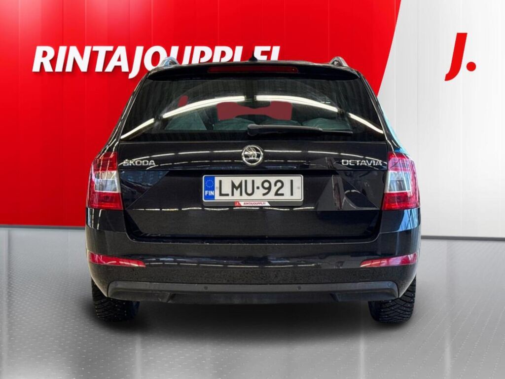 Skoda Octavia 2015 Musta
