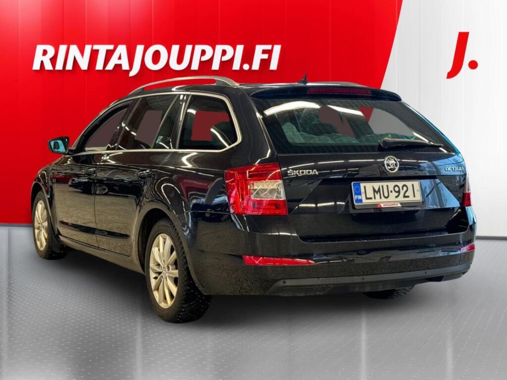 Skoda Octavia 2015 Musta