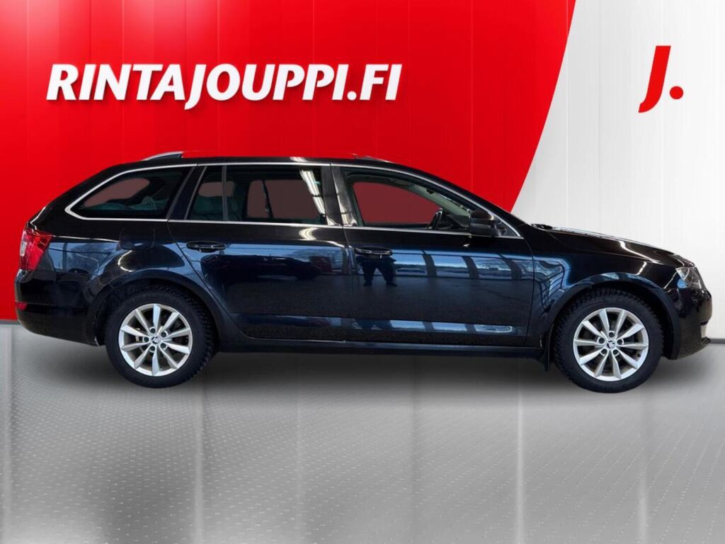 Skoda Octavia 2015 Musta