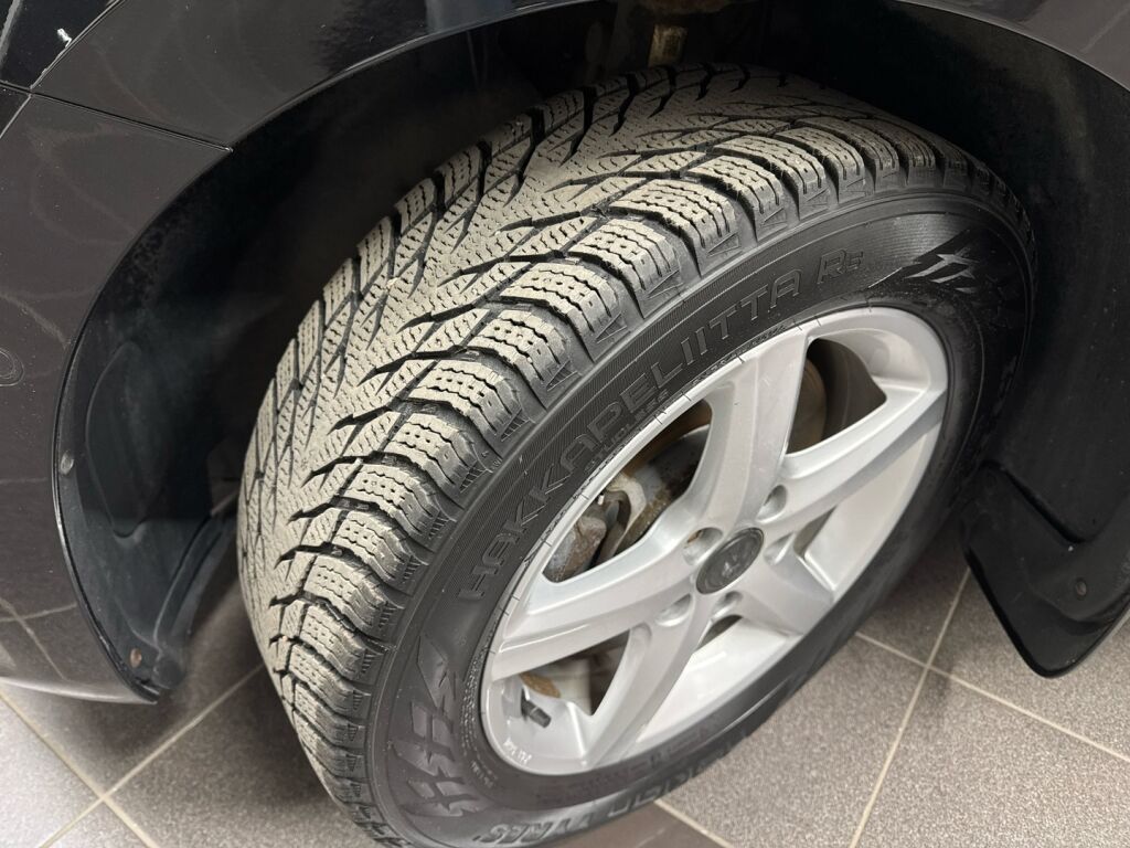 Volkswagen Touran 2016 Musta