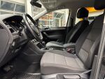 Volkswagen Touran 2016 Musta