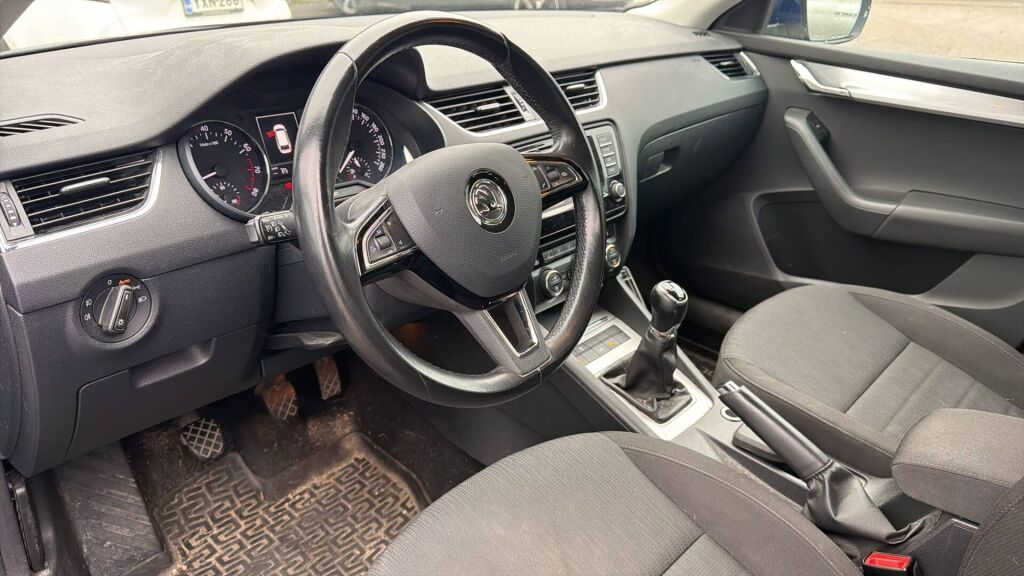 Skoda Octavia 2016 Sininen