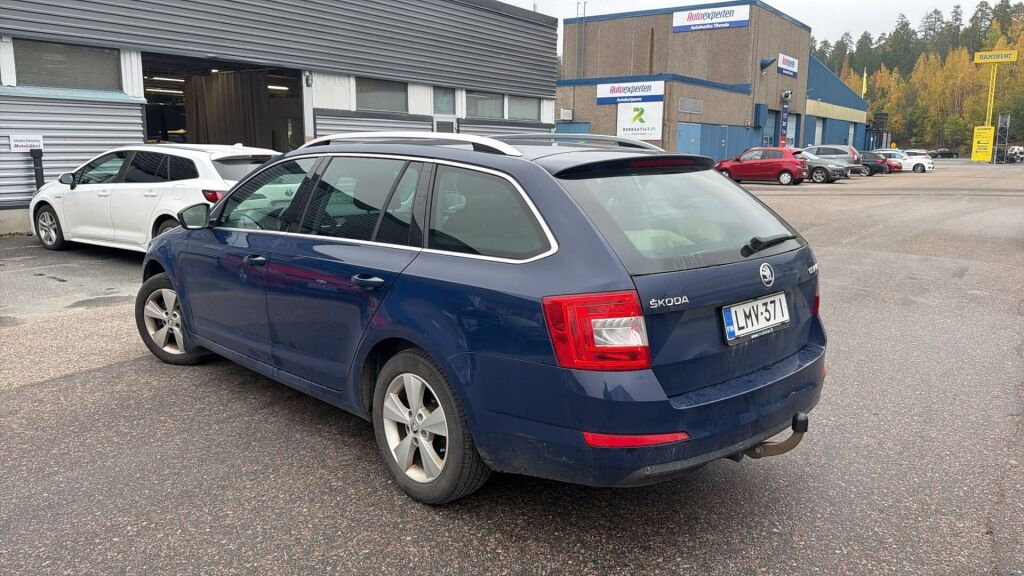Skoda Octavia 2016 Sininen