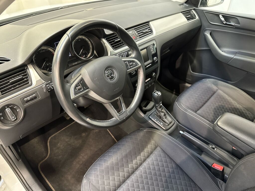 Skoda Rapid 2016 Valkoinen