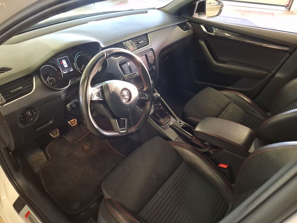 Skoda Octavia 2016 Valkoinen