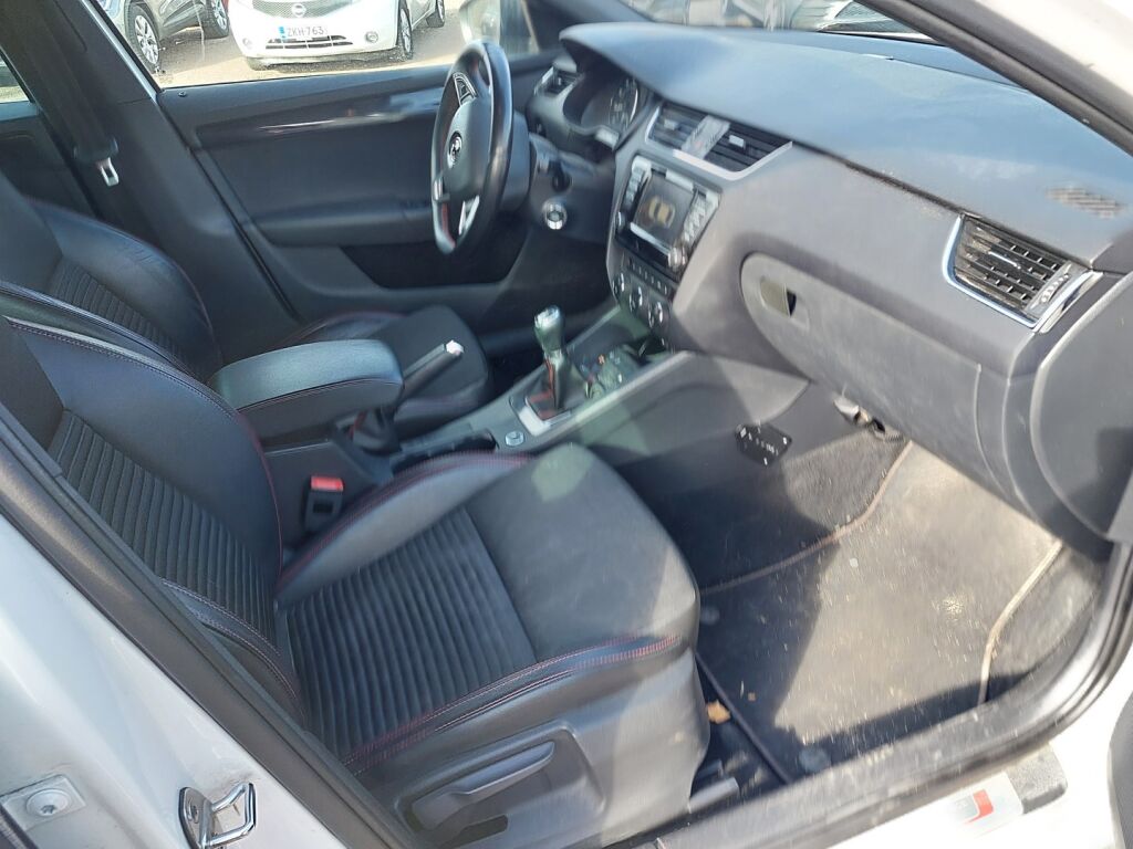 Skoda Octavia 2016 Valkoinen