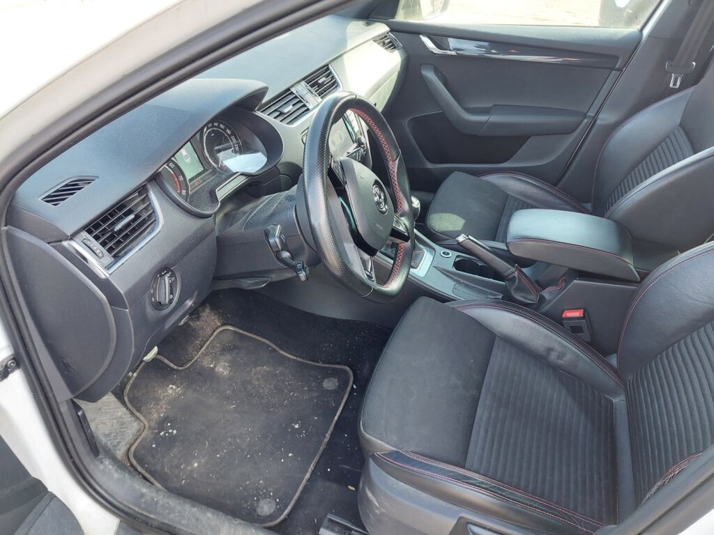 Skoda Octavia 2016 Valkoinen