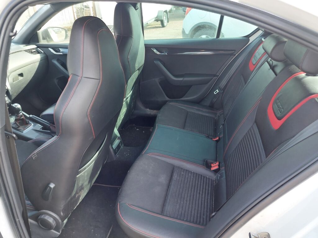 Skoda Octavia 2016 Valkoinen