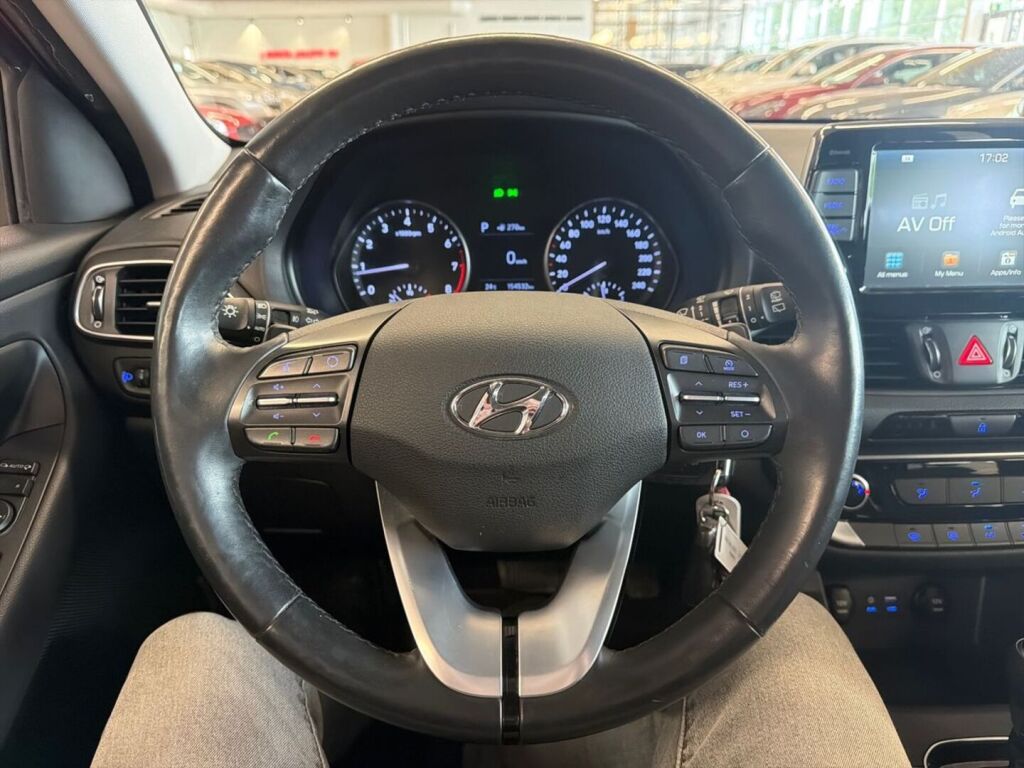 Hyundai i30 Hatchback 2019 Punainen
