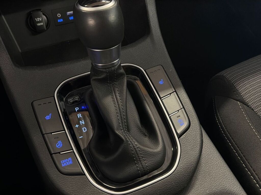Hyundai i30 Hatchback 2019 Punainen