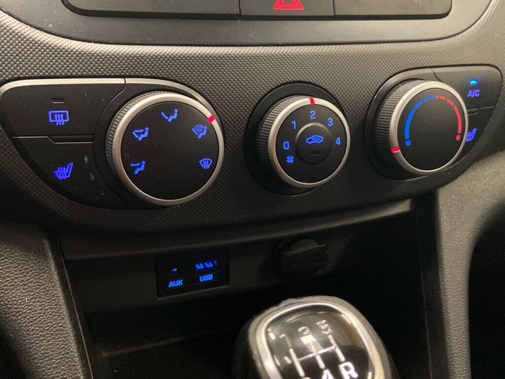 Hyundai i10 2019 Valkoinen