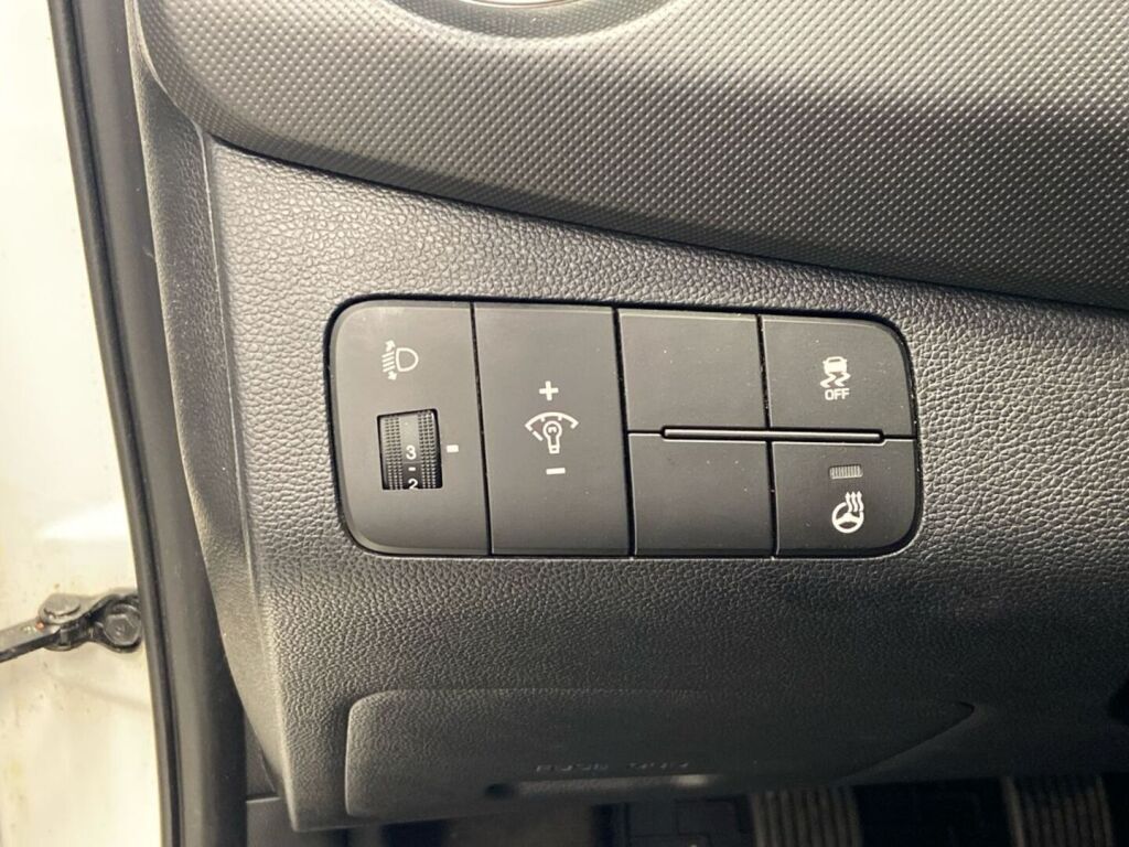 Hyundai i10 2019 Valkoinen