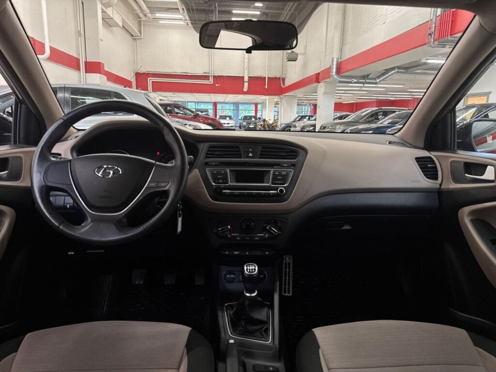 Hyundai i20 5d 2016 Musta