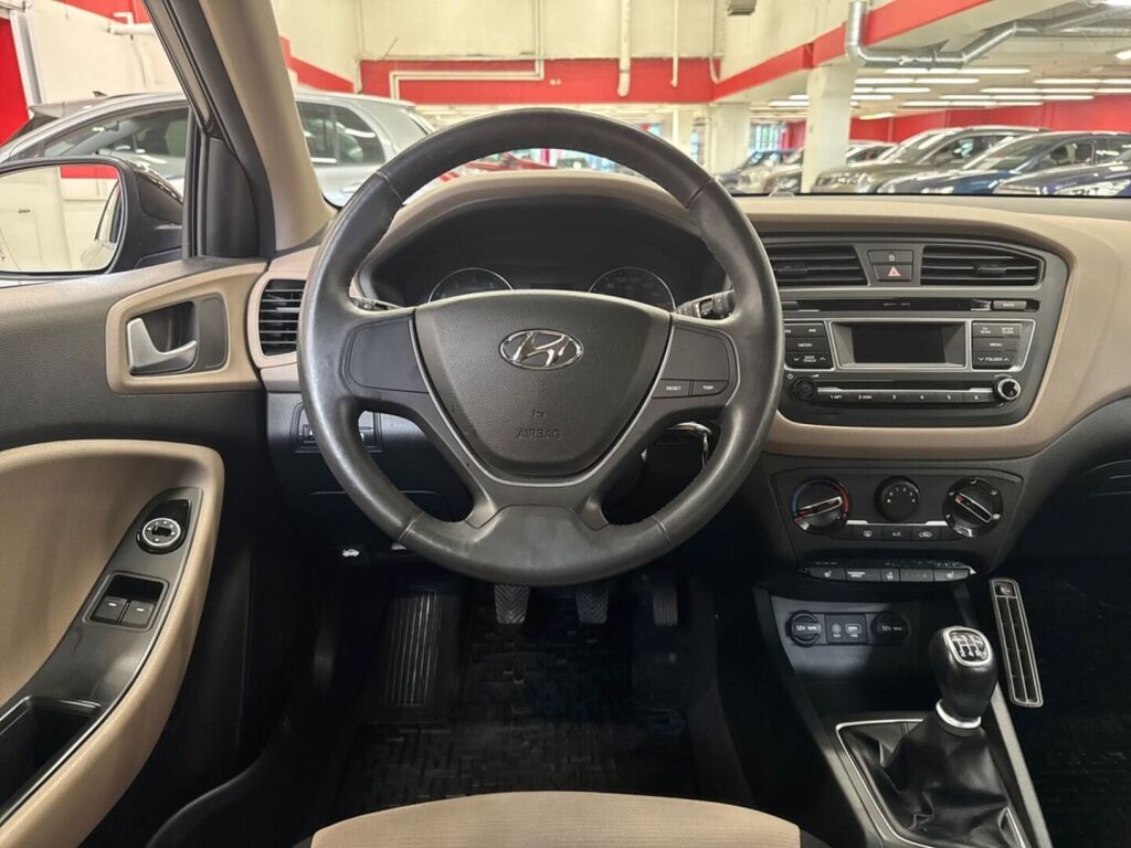 Hyundai i20 5d 2016 Musta