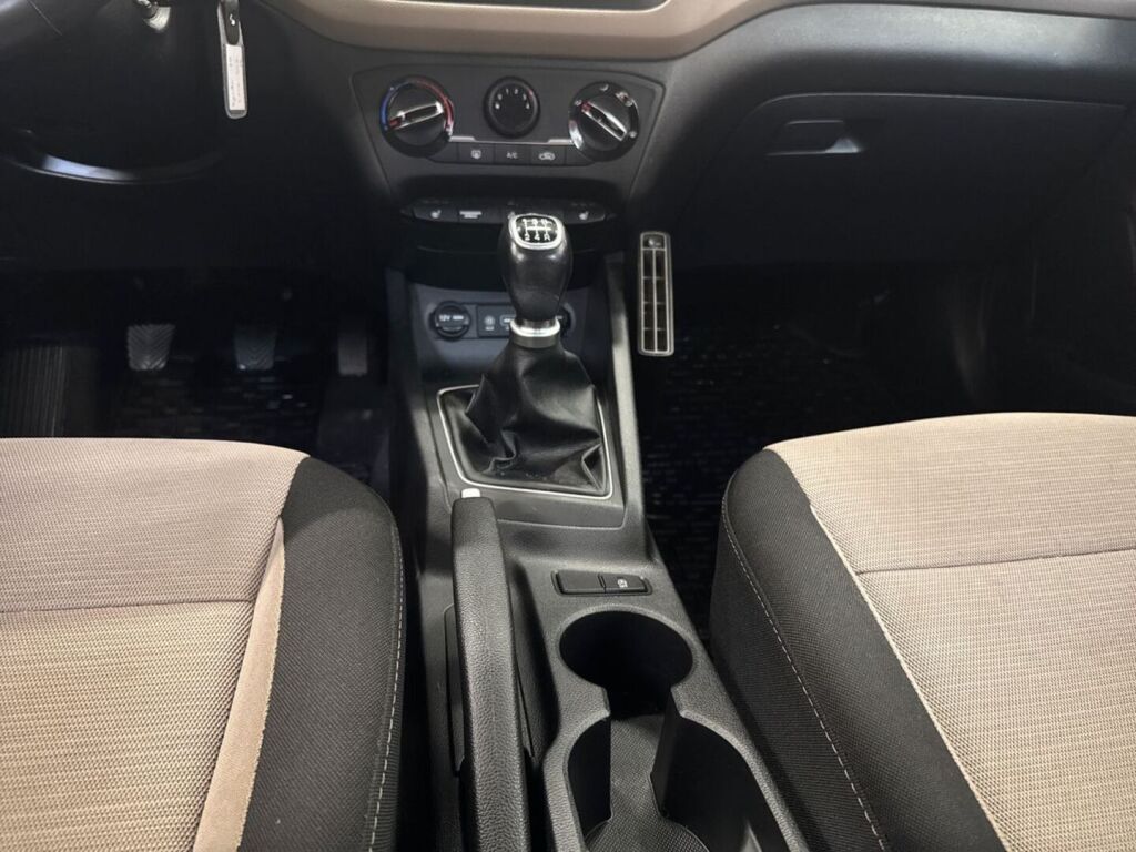Hyundai i20 5d 2016 Musta