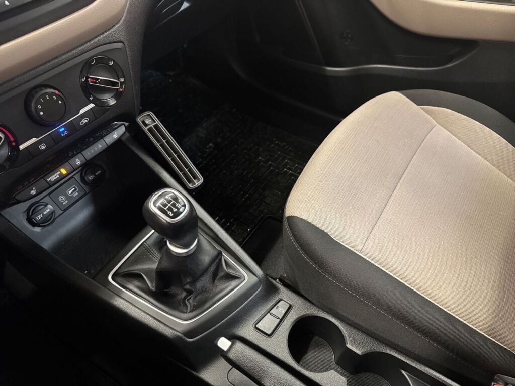 Hyundai i20 5d 2016 Musta