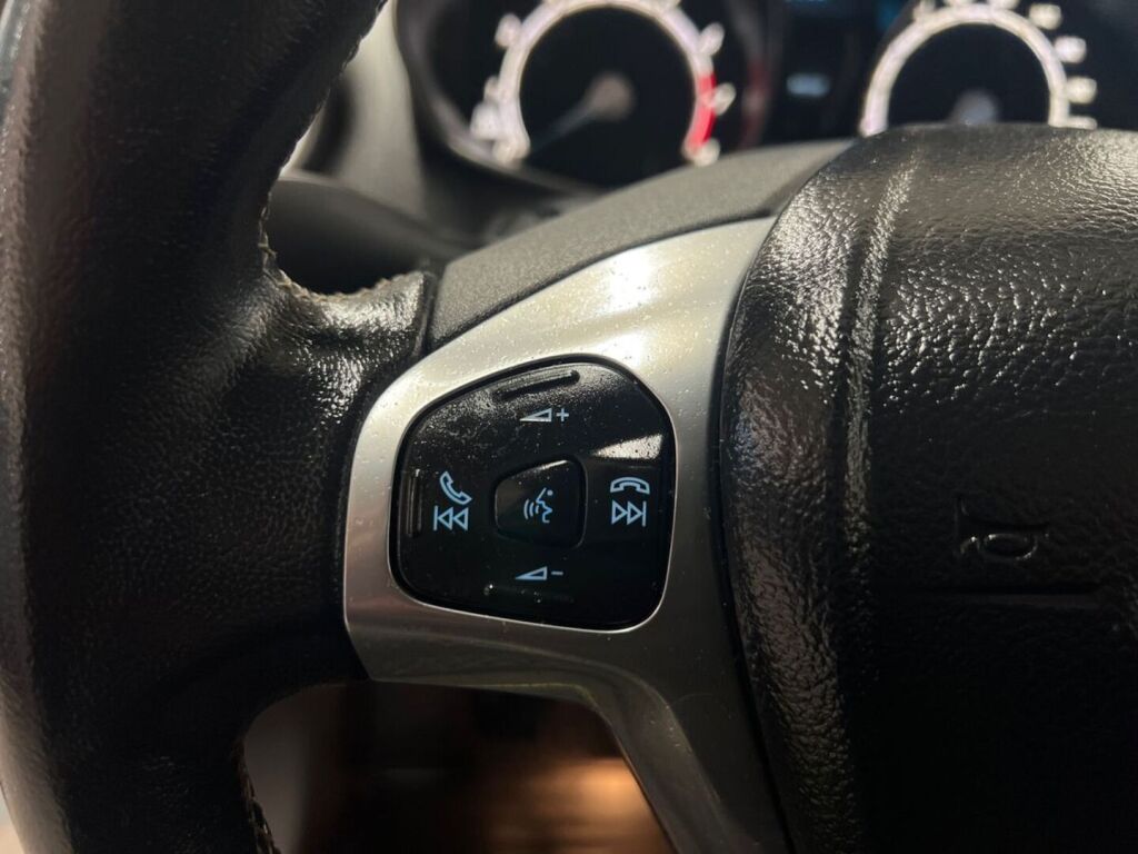 Ford Fiesta 2016 Valkoinen