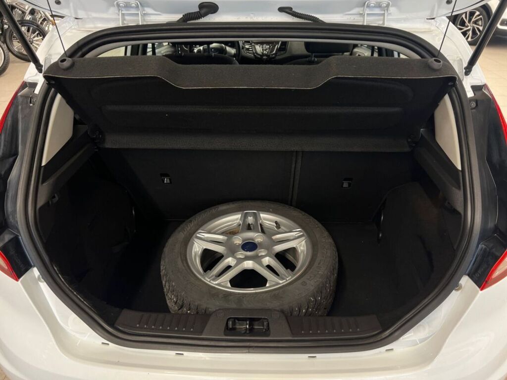 Ford Fiesta 2016 Valkoinen