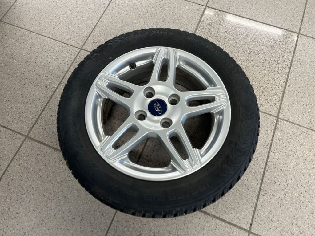 Ford Fiesta 2016 Valkoinen