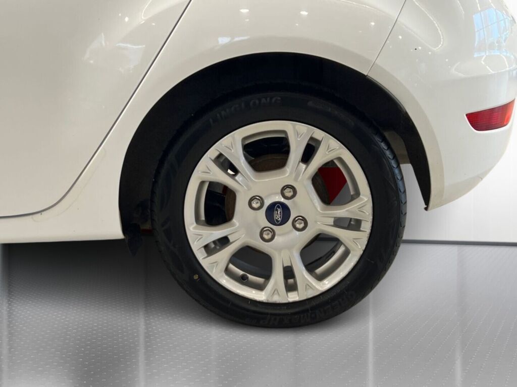 Ford Fiesta 2016 Valkoinen