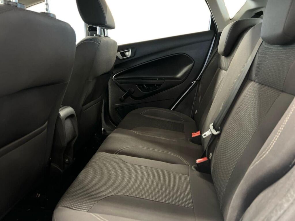 Ford Fiesta 2016 Valkoinen