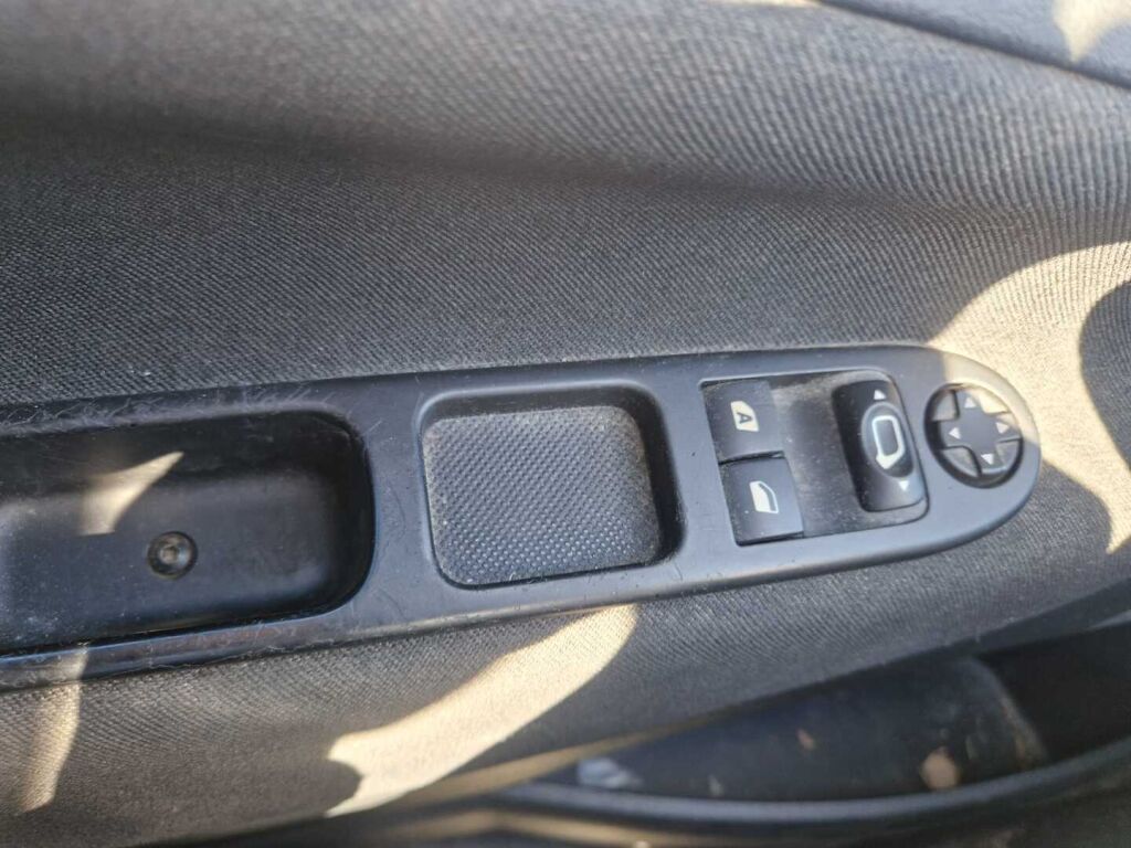 Peugeot 207 2007 Harmaa