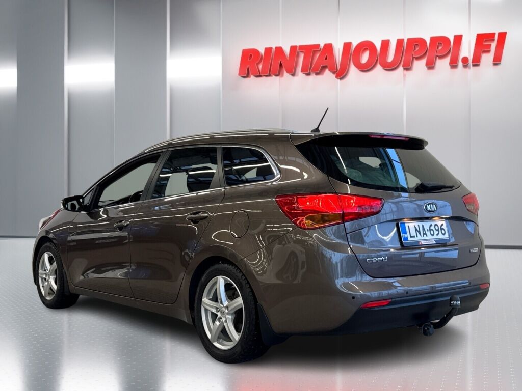 Kia Ceed 2016 Ruskea (beige)
