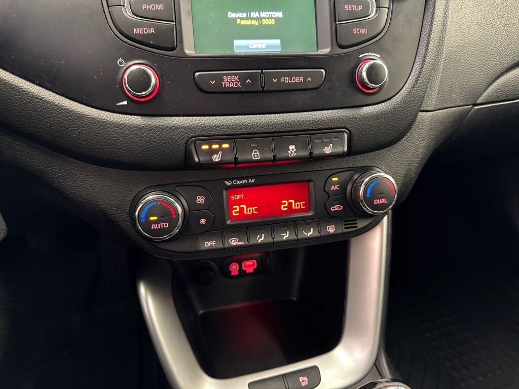 Kia Ceed 2016 Ruskea (beige)