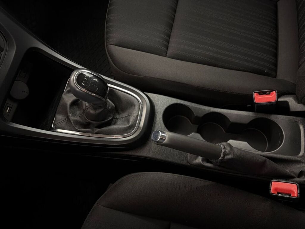 Opel Astra 2015 Sininen