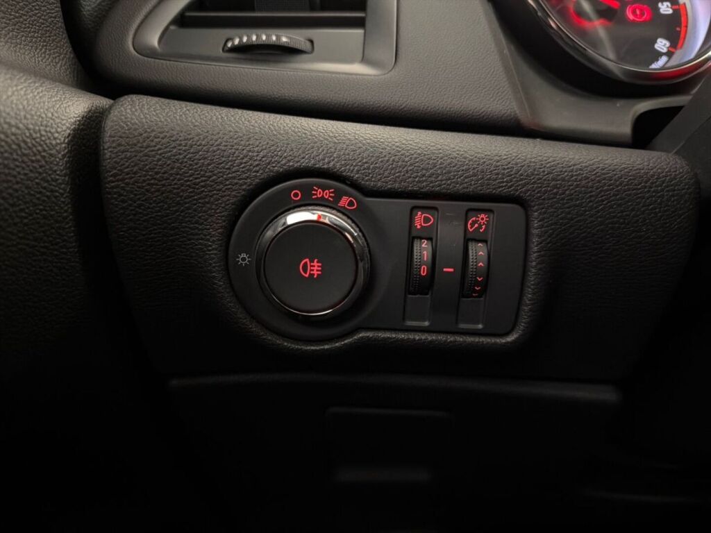 Opel Astra 2015 Sininen