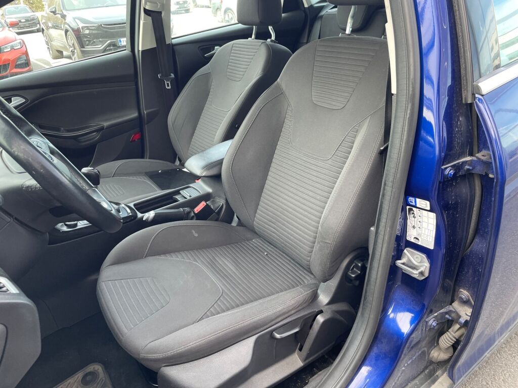 Ford Focus 2016 Sininen