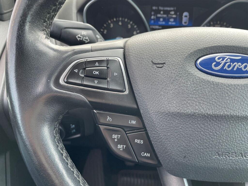 Ford Focus 2016 Sininen