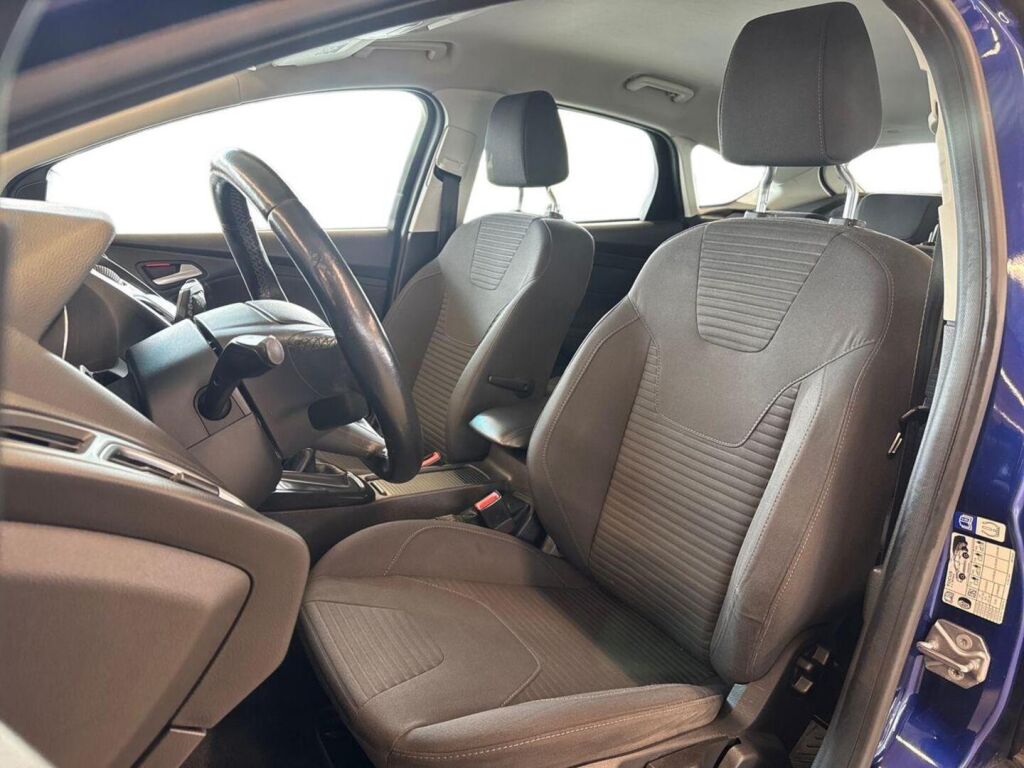 Ford Focus 2016 Sininen