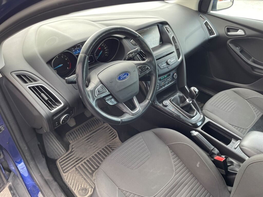 Ford Focus 2016 Sininen
